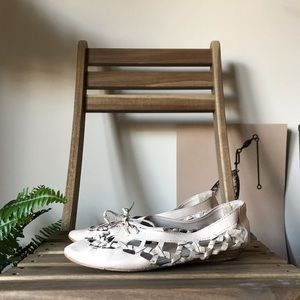 urban outfitters cream heeled sandals w/ cut outs